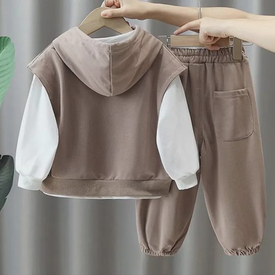 【18M-8Y】3-piece Boys Stylish Sweatshirt And Hooded Vest And Sweatpants Set