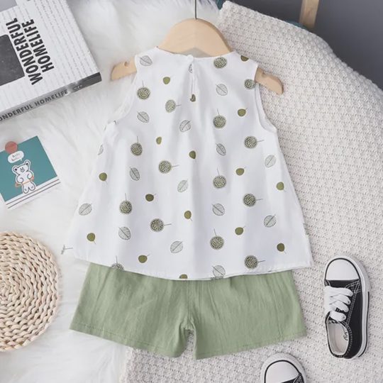 【12M-5Y】Girl Sweet Leaves Print Sleeveless Top And Shorts Set - 34626
